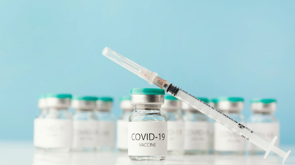 Bolehkah Tetap Mendapatkan Vaksin Primer dan  Booster Covid-19 Saat Berpuasa?