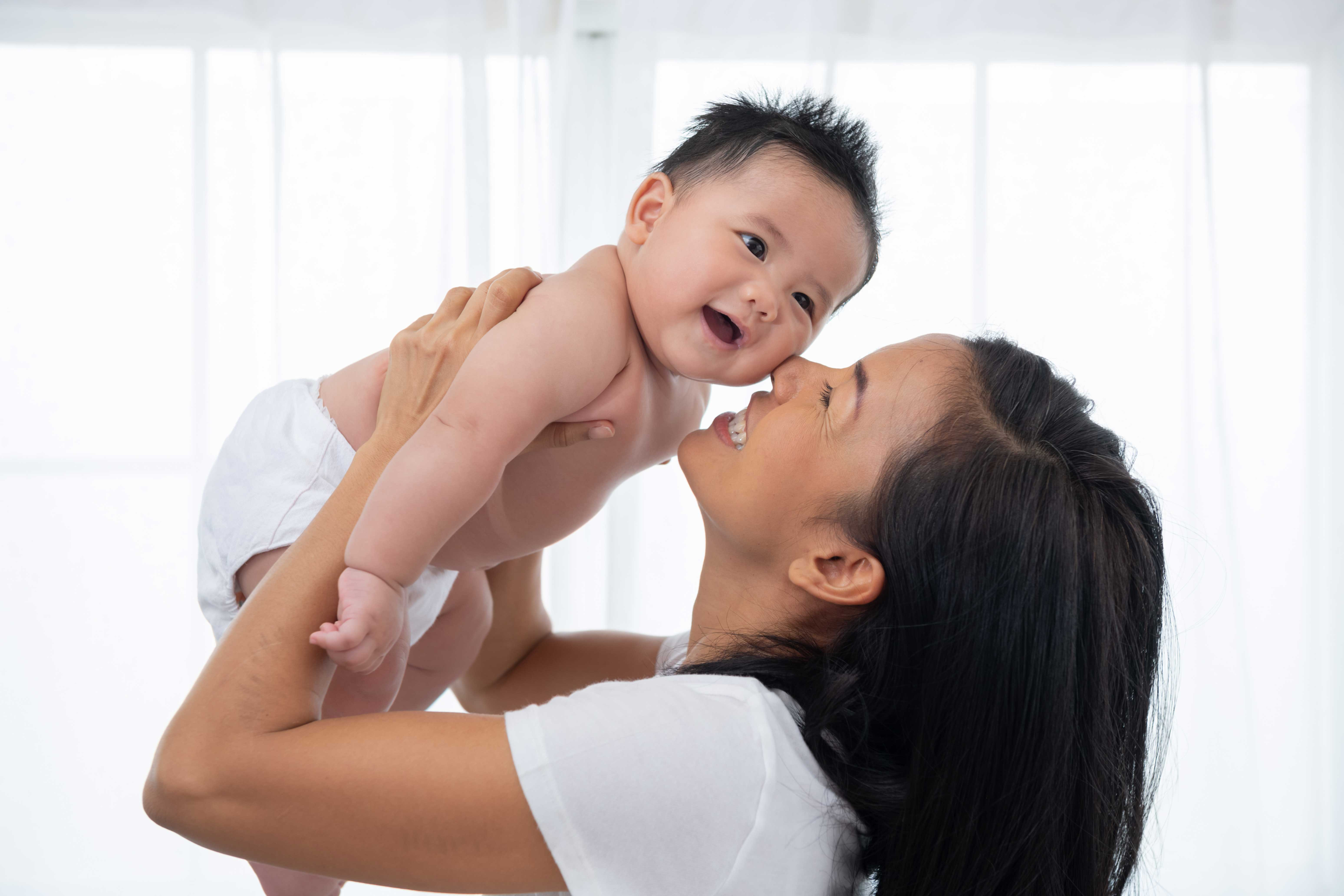 Jerawat pada Bayi Baru Lahir: Penyebab dan Cara Mengatasinya