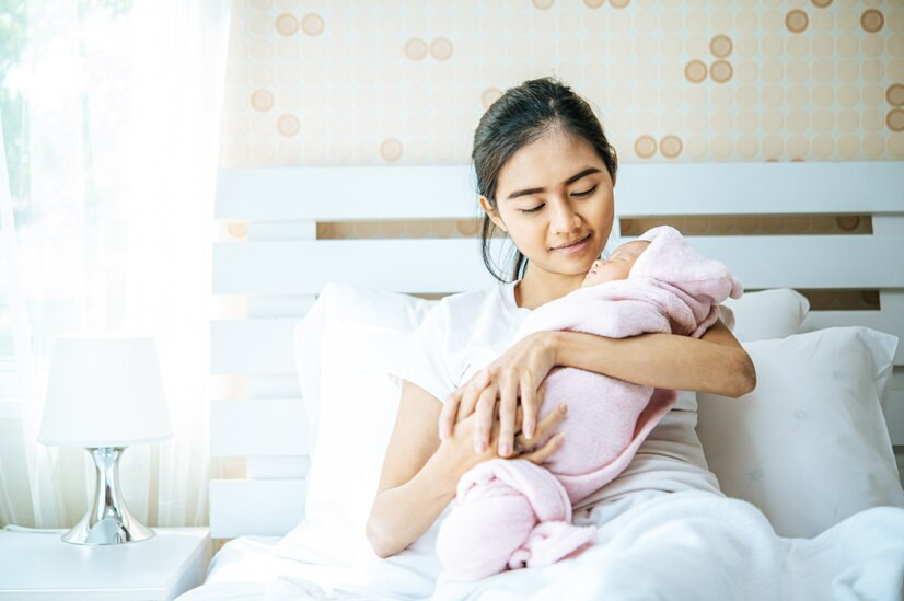 ASI Bercampur Darah, Bolehkah Diberikan pada Bayi?