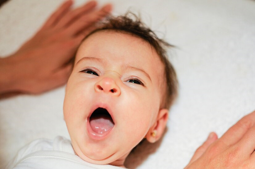 Lidah Bayi Berwarna Putih, Ini Penyebab dan Cara Mengatasinya