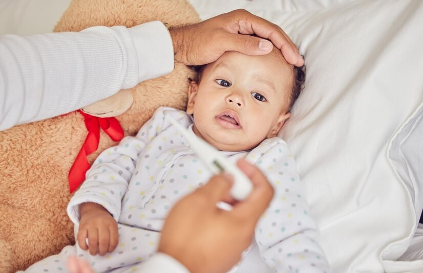 Cara Mengatasi Demam pada Bayi Setelah Vaksinasi