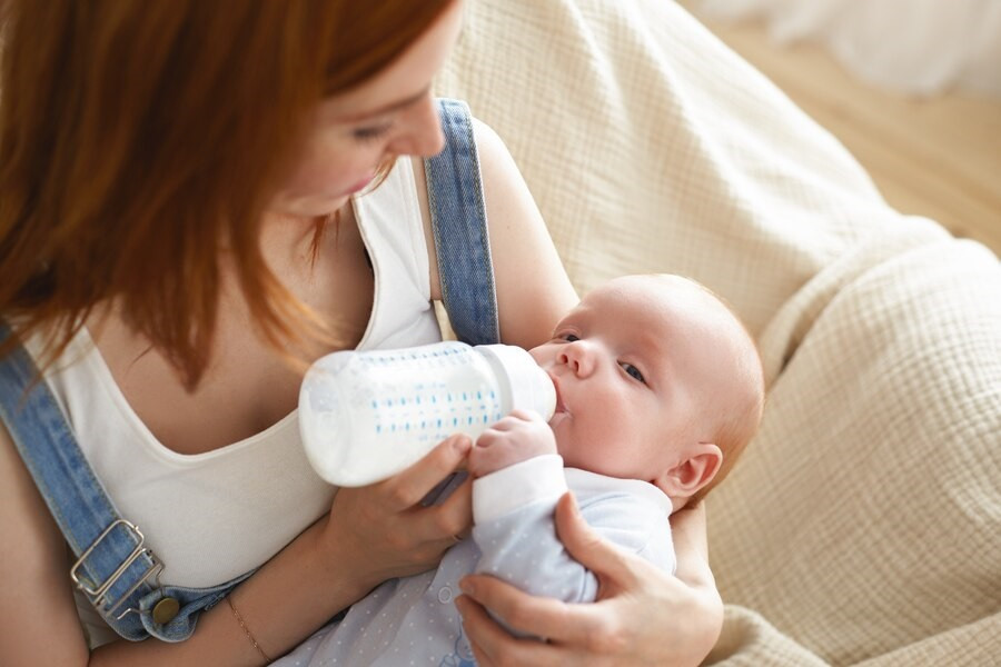 Penyebab Bayi Muntah Setelah Minum Sufor (Susu Formula)