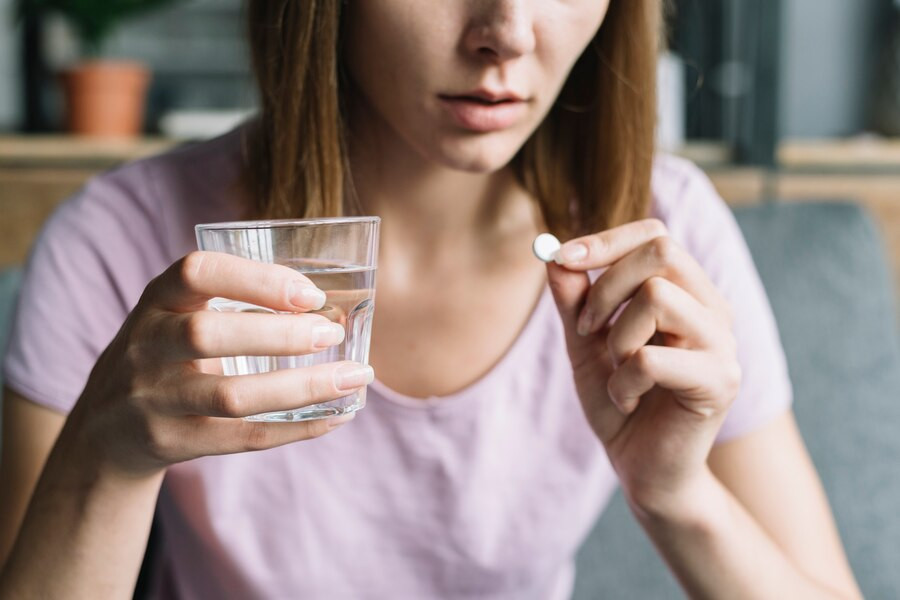 Cara Aman Minum Obat untuk Ibu Menyusui