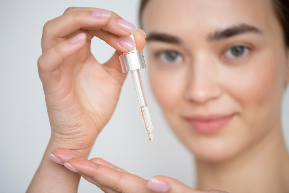 Retinol vs Tretinoin: Sama-Sama Bersifat Anti Aging, Apa Perbedaannya?