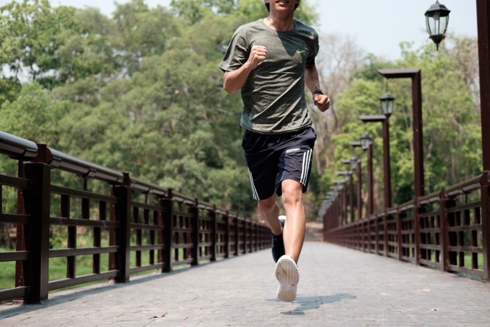 Bukan Jalan Kaki Biasa, Ini Manfaat Power Walking bagi Kesehatan