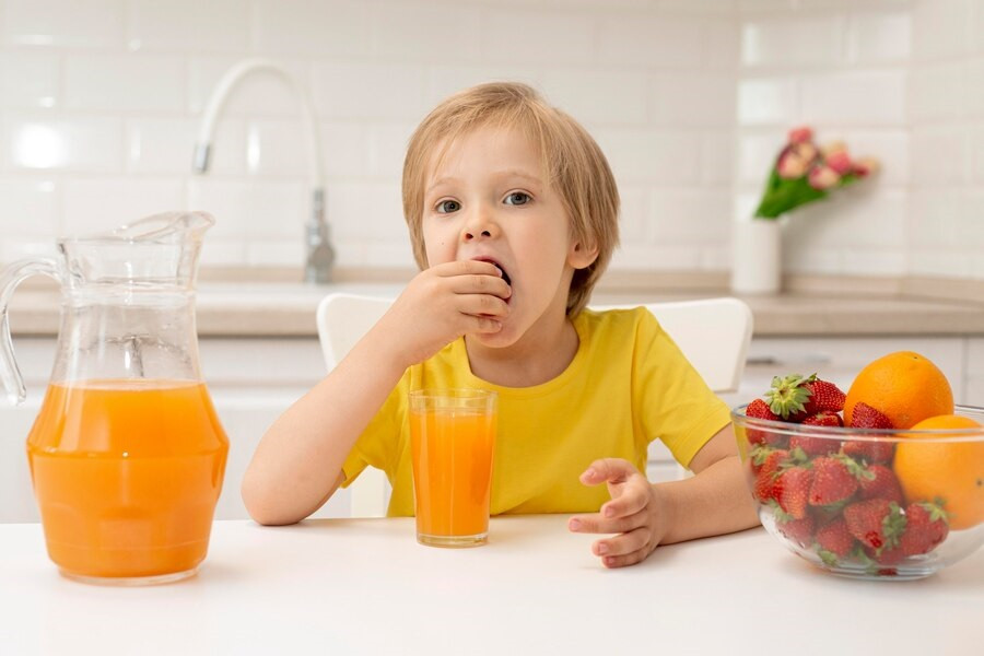 Selain Kalsium, Ini Nutrisi yang Dibutuhkan Agar Anak Tumbuh Tinggi