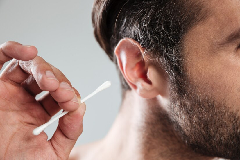 Risiko Membersihkan Telinga Menggunakan Cotton Bud