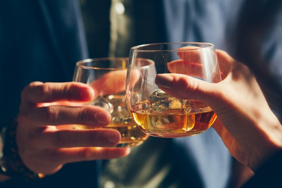 Benarkah Minum Alkohol Dapat Menyebabkan Kebutaan?