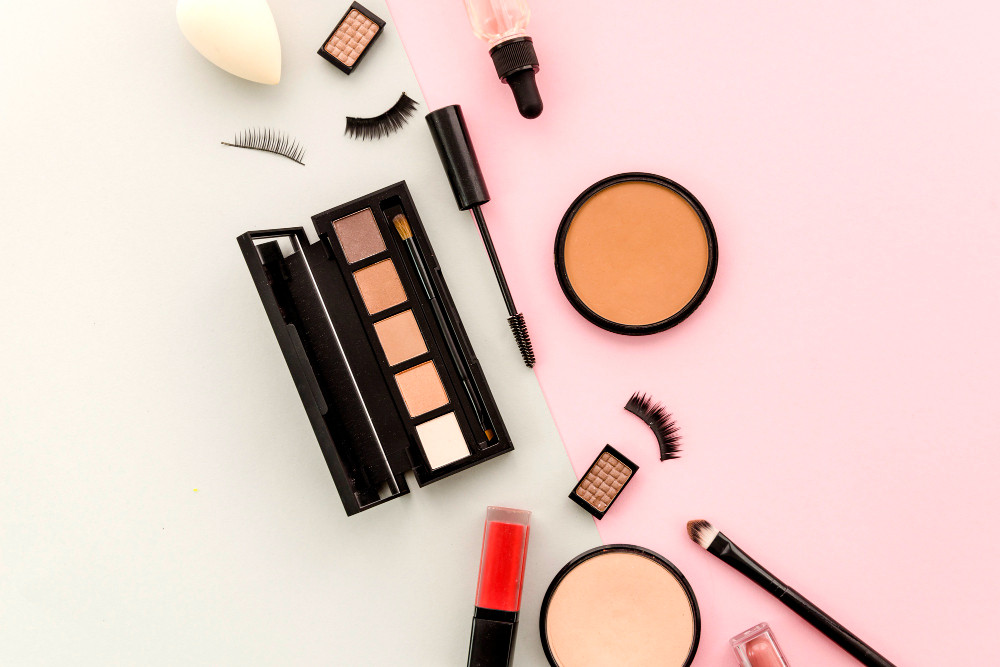 Tidak Selalu Kedaluwarsa, Ini Panduan Kapan Anda Perlu Membuang Make Up