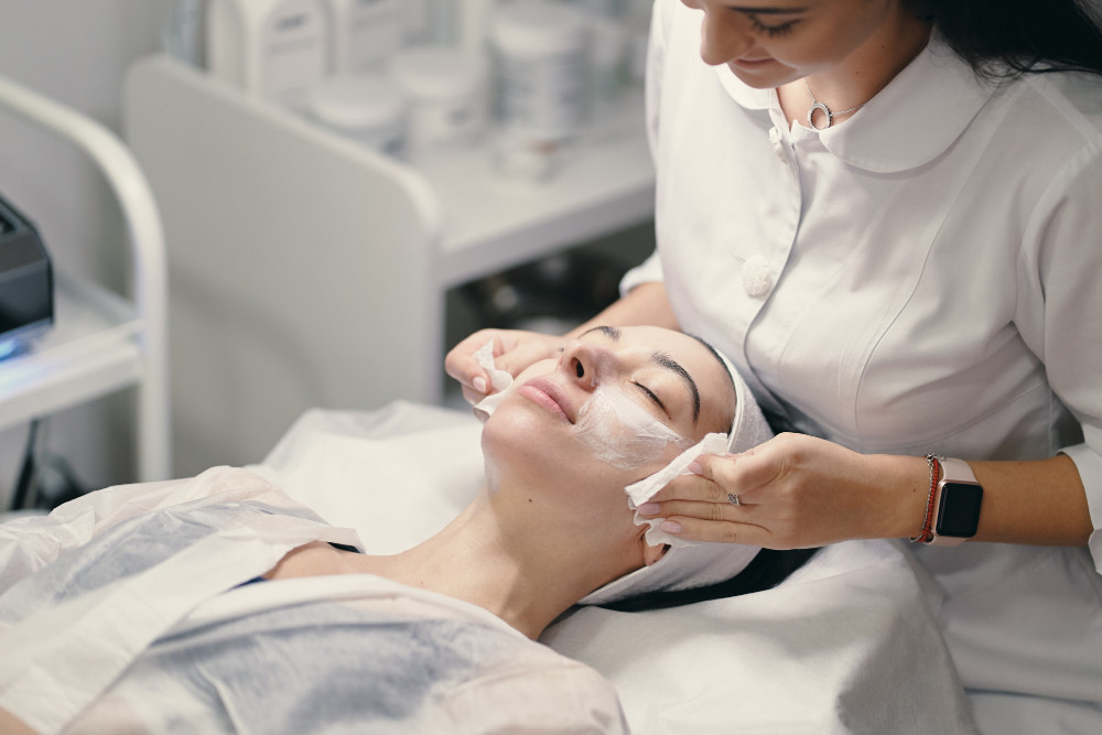 Bolehkah Melakukan Facial saat Berjerawat?