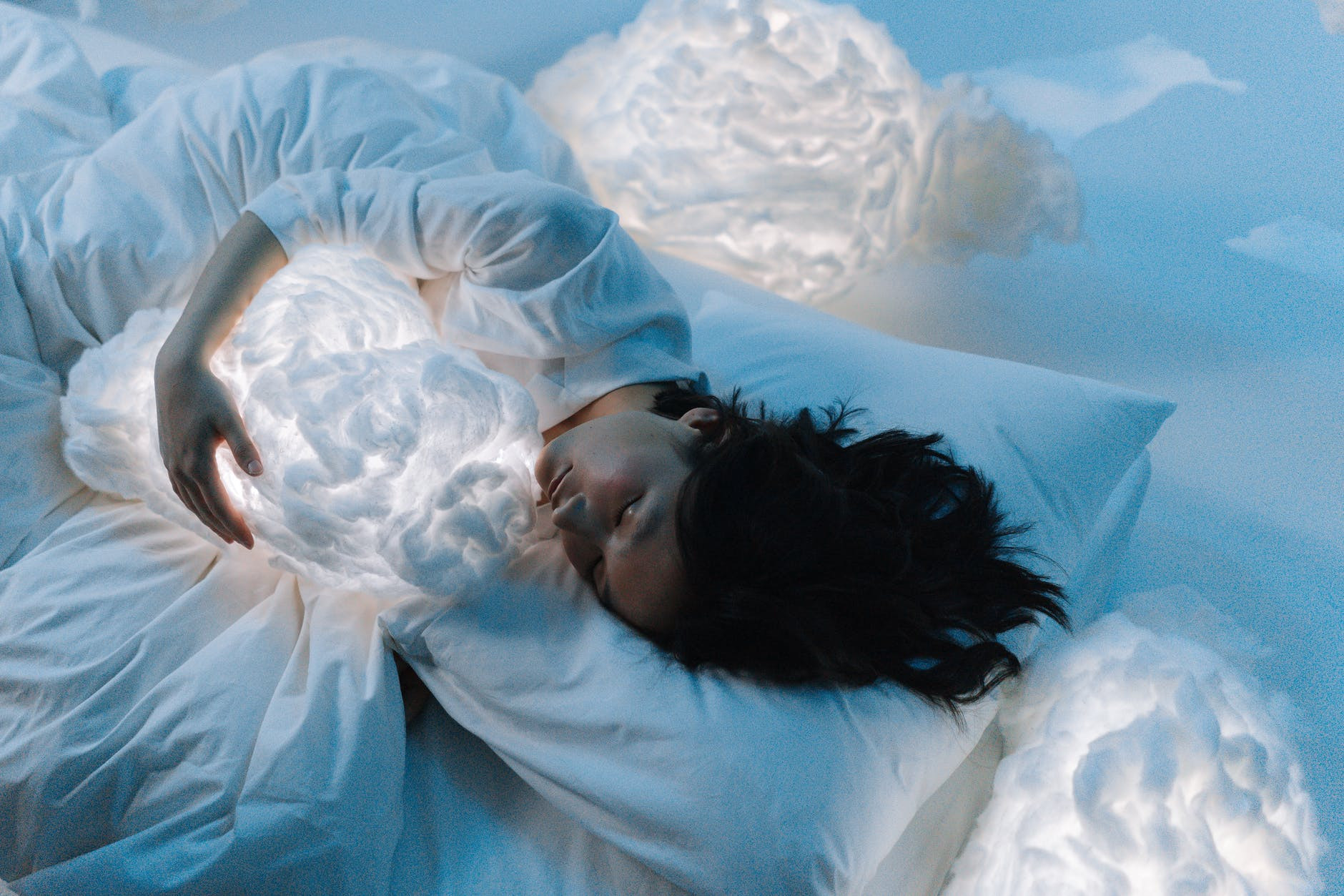 Tips Memilih Bantal agar Tidur Bisa Nyenyak Kembali