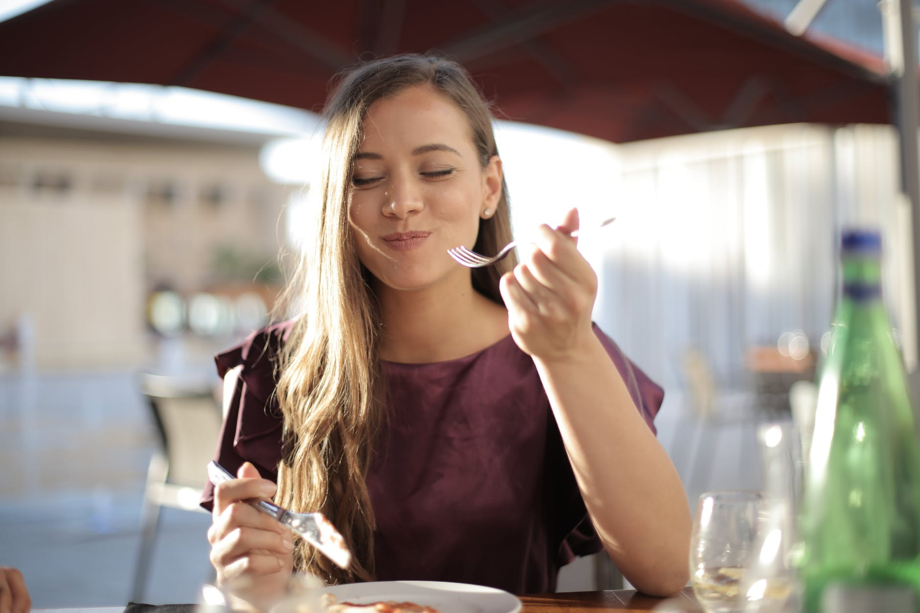 Bukan Makanan Manis, Inilah Makanan Yang Dapat Memperbaiki Suasana Hati Anda