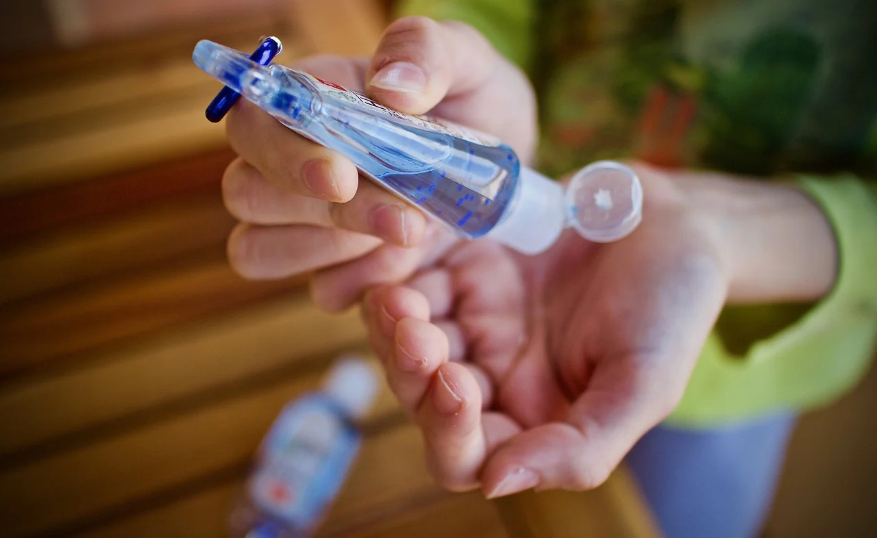 Hand Sanitizer Atau Sabun, Kapan Saat Yang Tepat Menggunakannya?