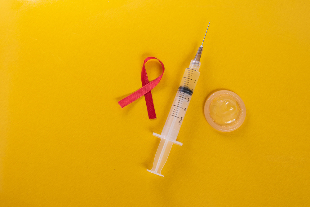4 Cara Umum Penularan Virus HIV yang Perlu Diketahui